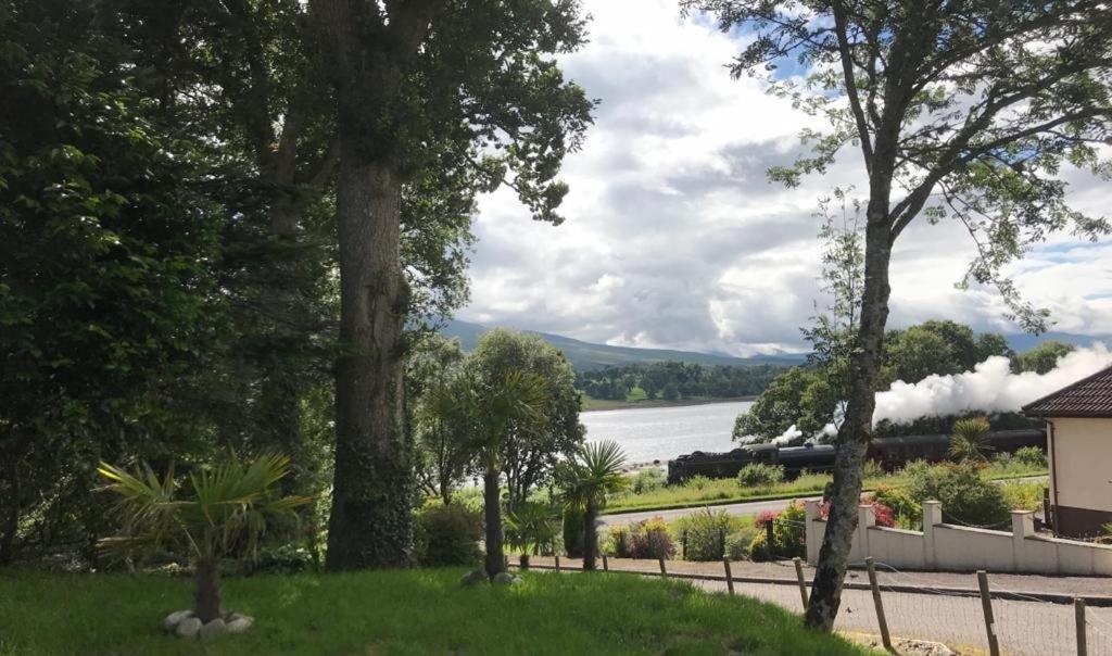 Tom Beag - Ben Nevis View Rooms Fort William Exterior foto