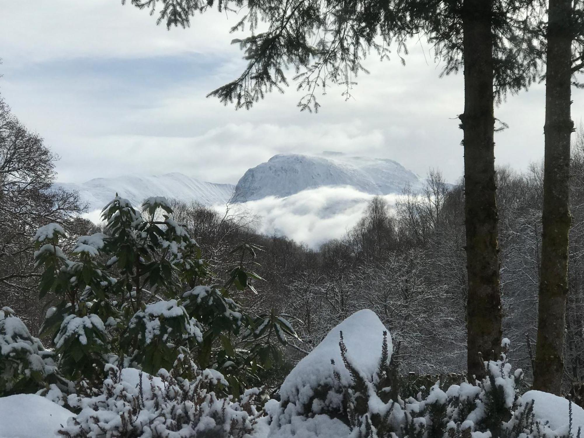 Tom Beag - Ben Nevis View Rooms Fort William Exterior foto
